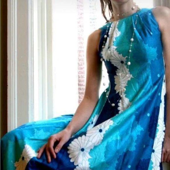 Vintage LIBERTY HOUSE HAWAII Sleeveless Floral Maxi Dress 💙🩵💙 - Picture 1 of 8